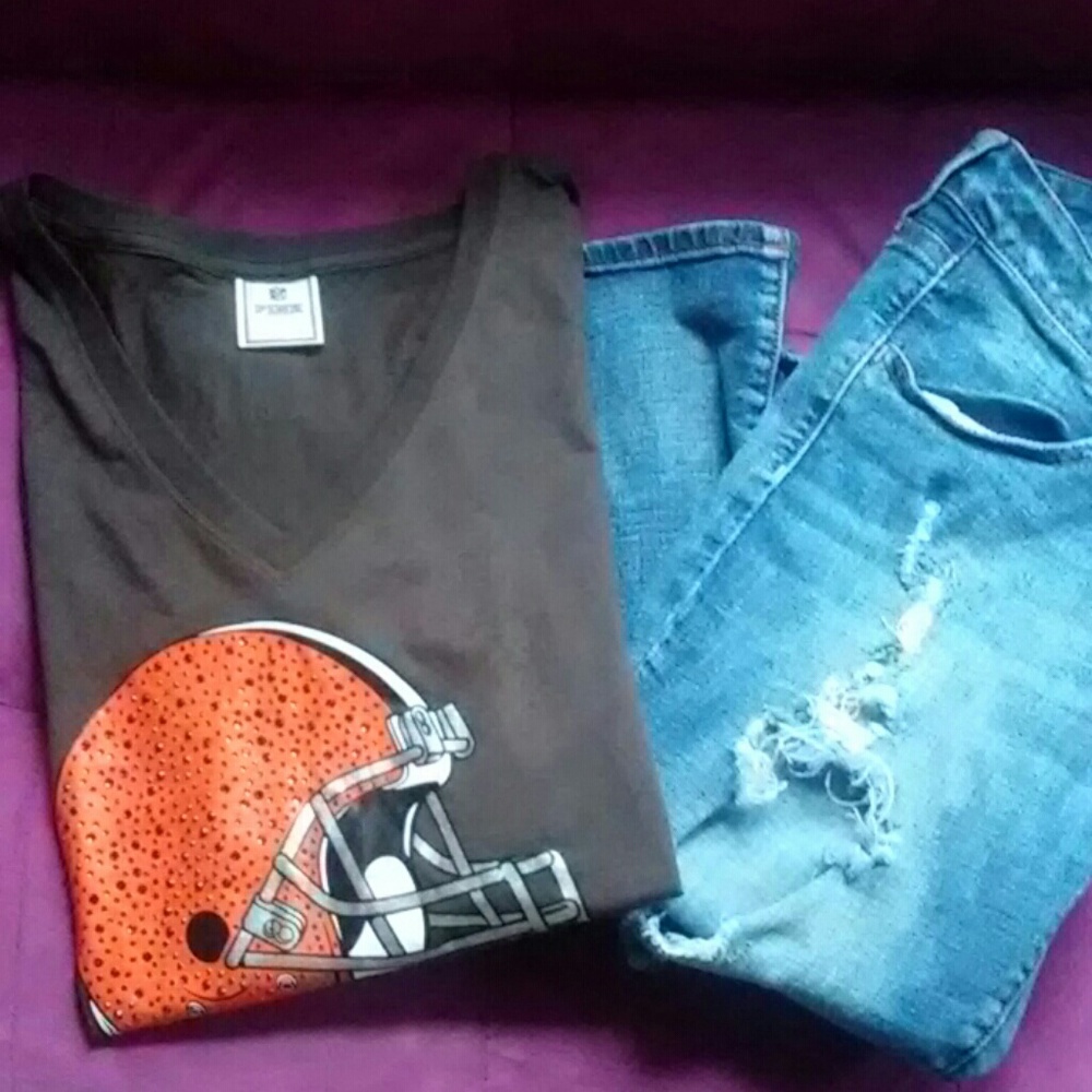 Brand-new NBW PINK VS NFL CLEVELAND BROWN'S SIZE M